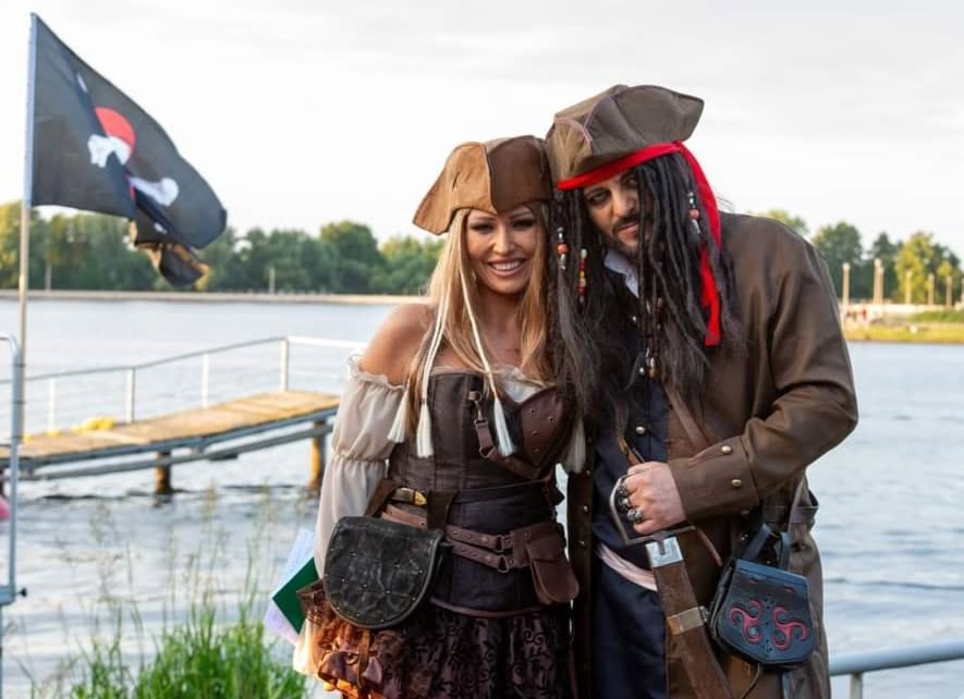 DJ Pan Mario w stylizacji piratów – event tematyczny